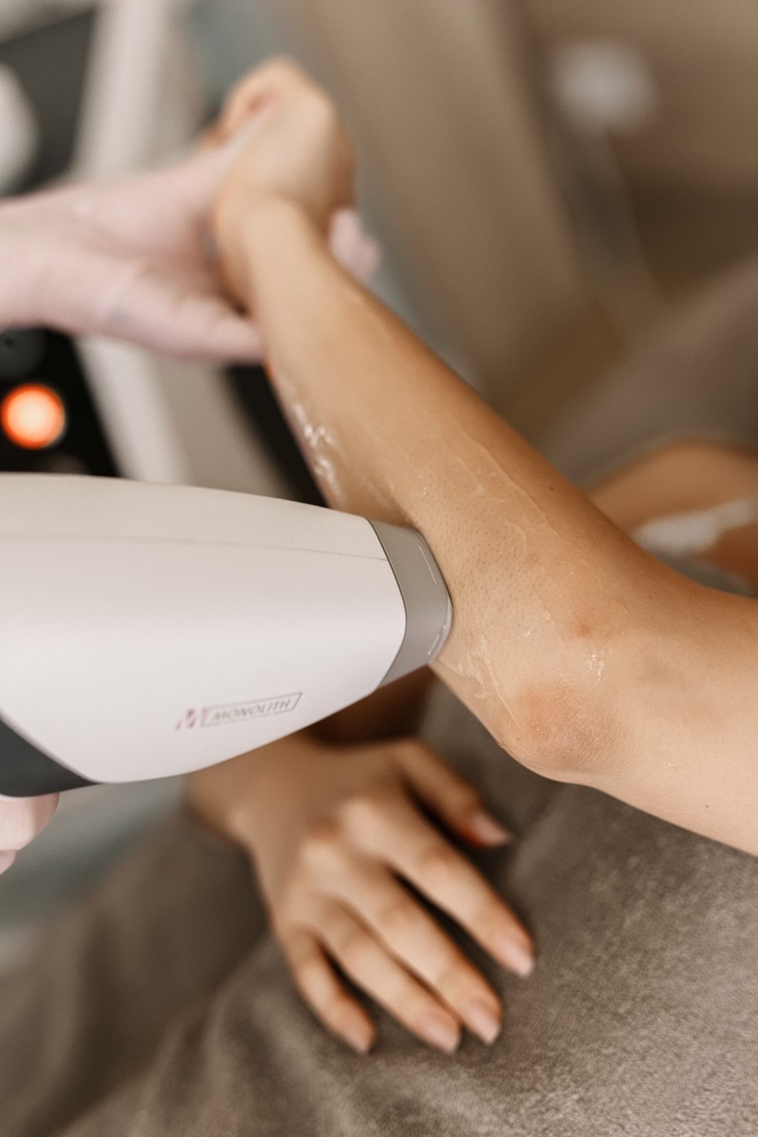 Manipolo Mediostar Monolith durante una seduta laser