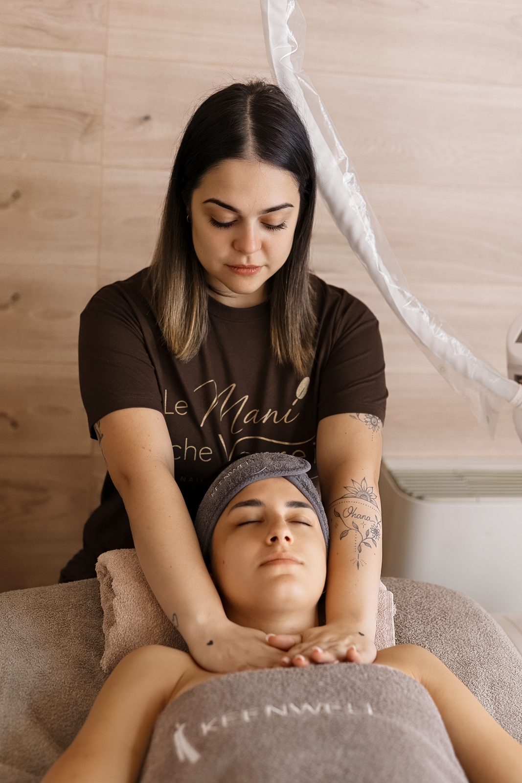Trattamento viso in corso