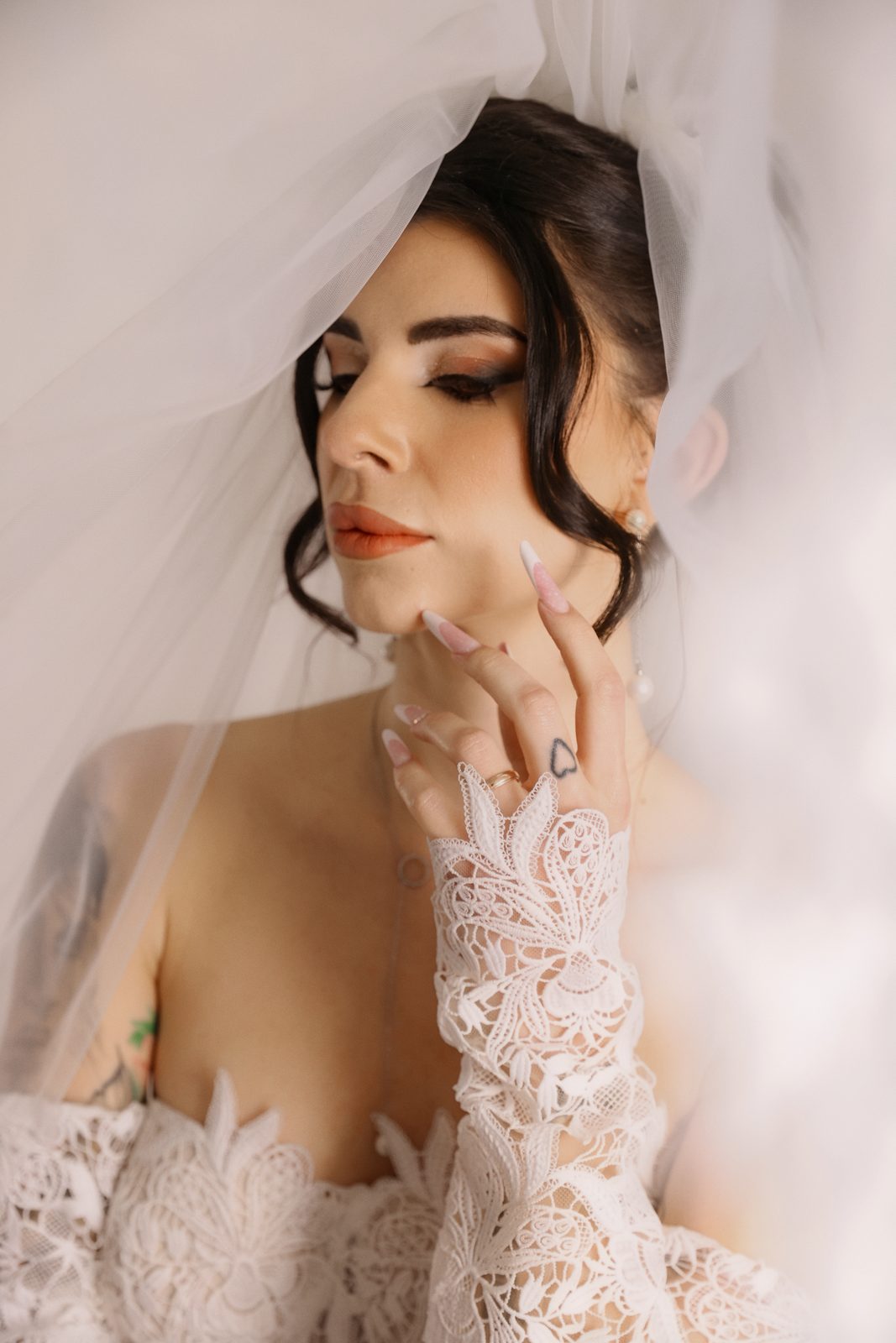 Sposa con velo, trucco e hair styling — Le Mani che Vorrei